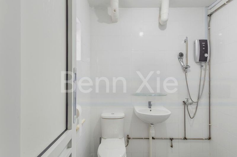 Executive HDB for Sale in  308 Woodlands Avenue 1 - Image 3